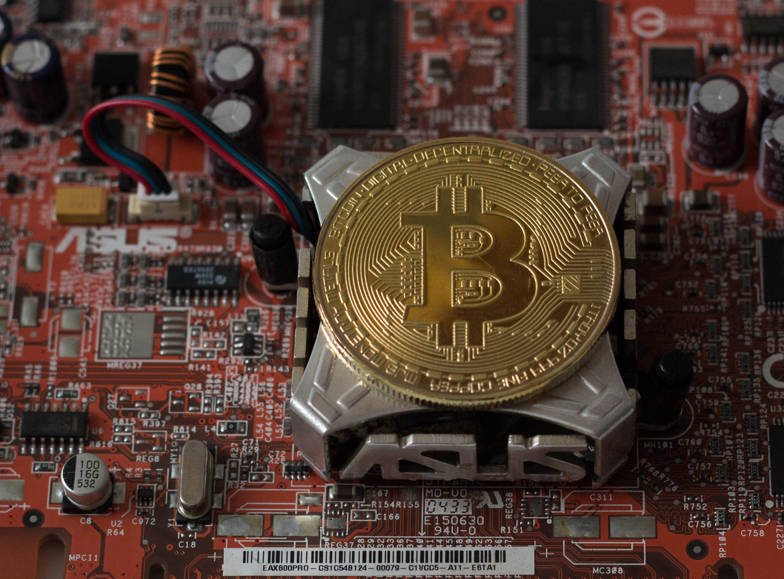 Bitcoin auf einer Grafikkarte – Kostenloses Foto auf ccnull.de